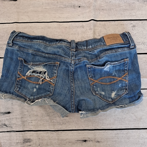 Abercrombie and Fitch shorts - Picture 3 of 3